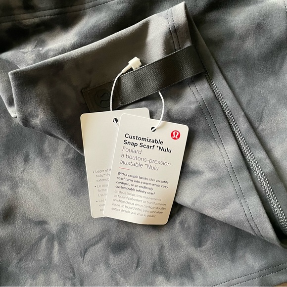 Lululemon Customizable Snap Scarf - Diamond Dye Pitch Grey Graphite Grey - Picture 5 of 5
